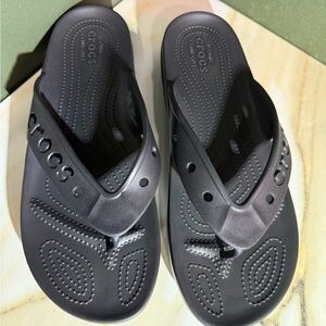 CROCS Classic Black Flip Flops